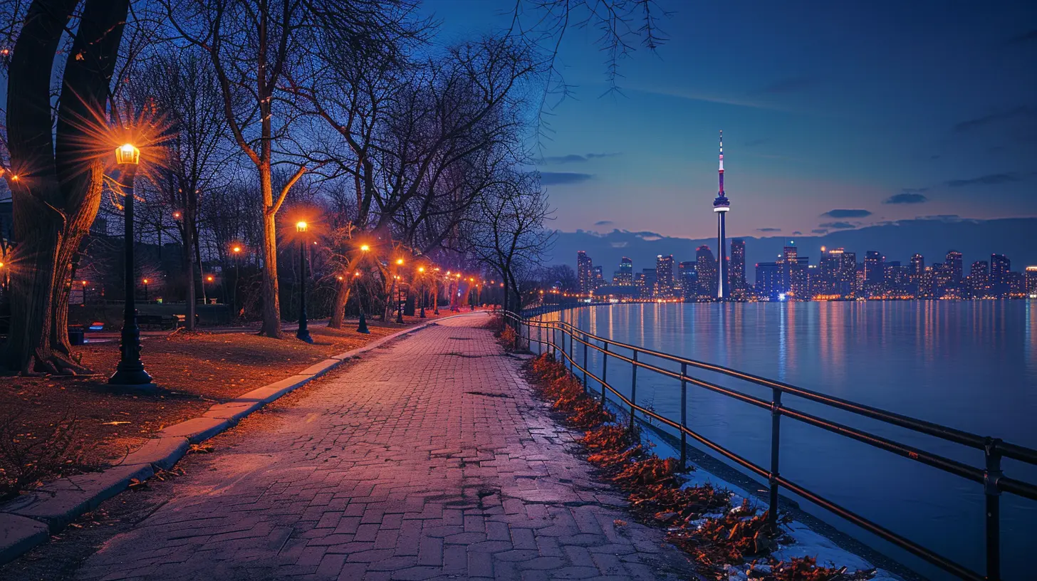 Toronto by the Waterfront: Scenic Walks and City Sights